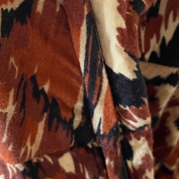 🤩 Vintage H&M Print  Skirt- Knee Length. Perfect For Fall With Boots! - Picture 9 of 9